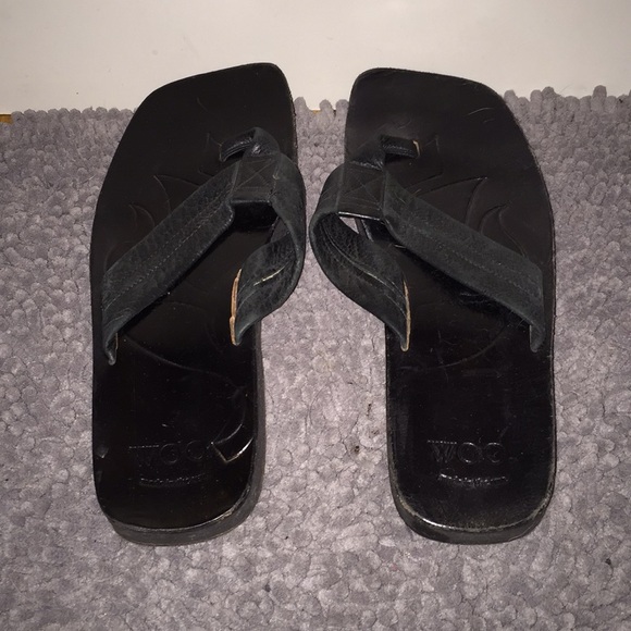 Black leather Woo sandals. - Picture 2 of 6